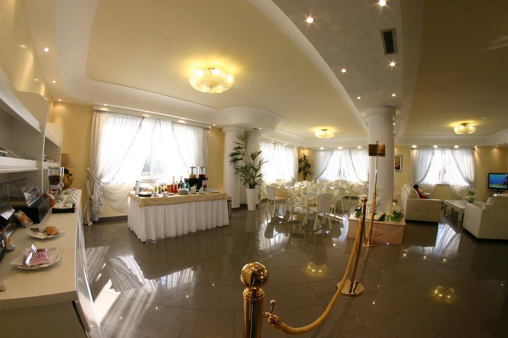 Hotel Luxor Казорія Екстер'єр фото